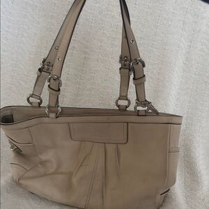 Elegant Beige Tote Bag